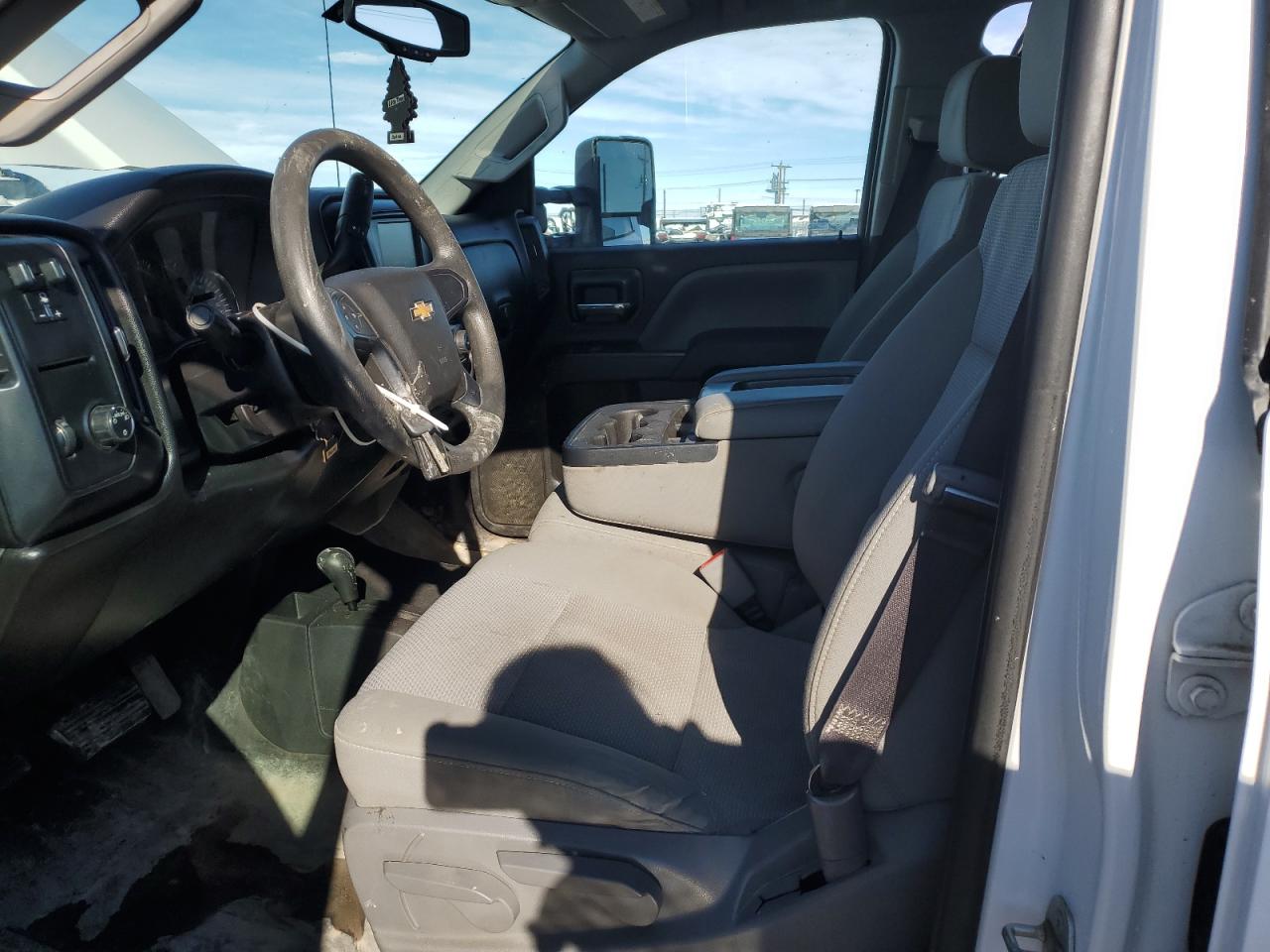 2017 Chevrolet Silverado - Image 7