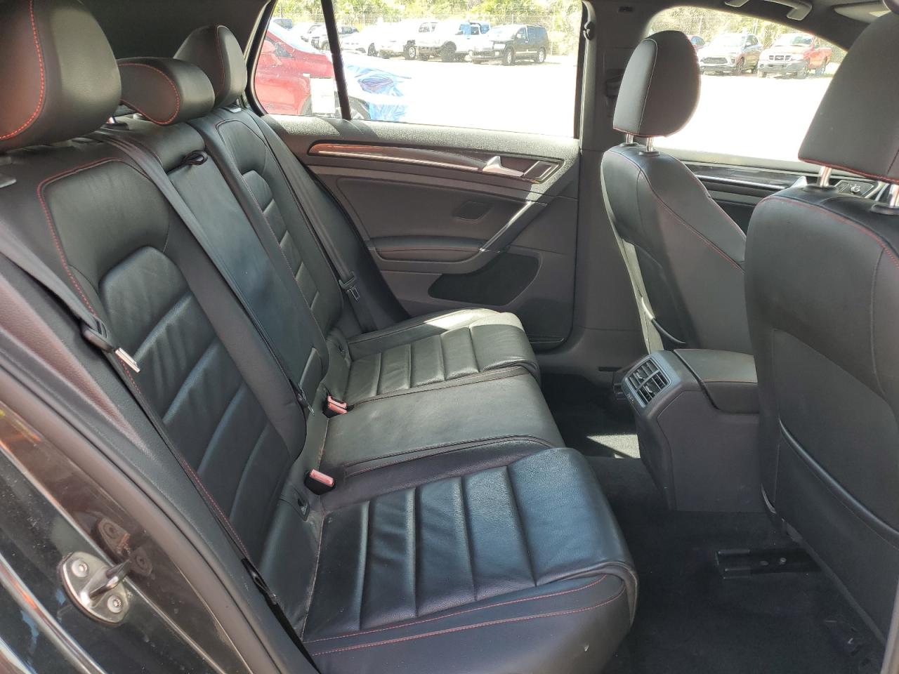 2016 Volkswagen GTI - Image 10