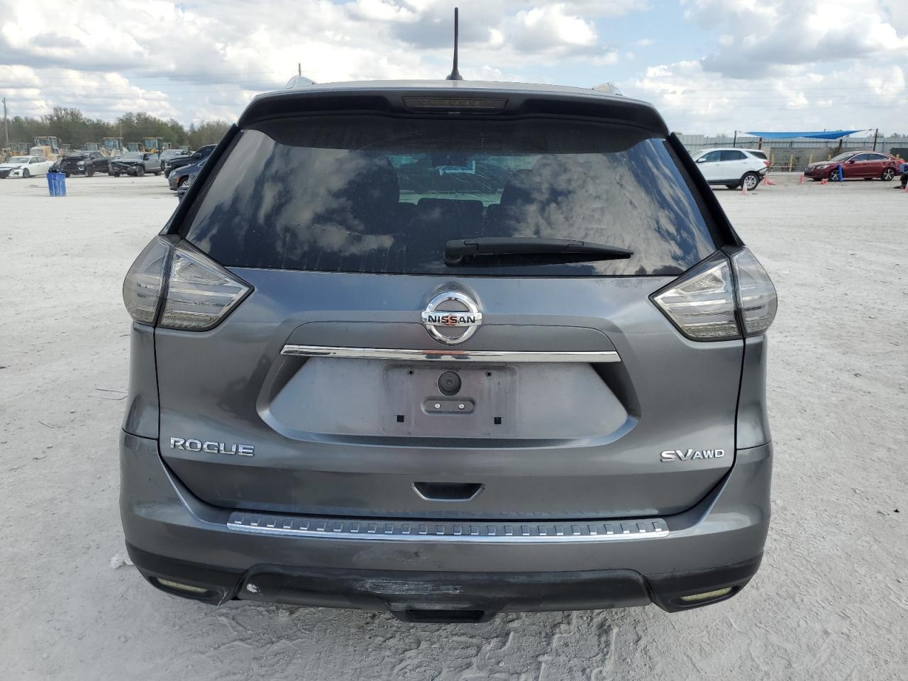 2015 Nissan Rogue - Image 6