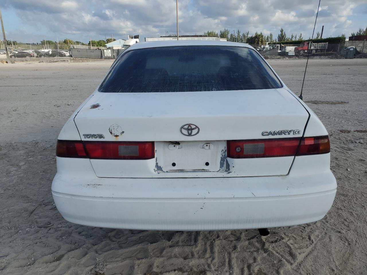 1998 Toyota Camry - Image 6