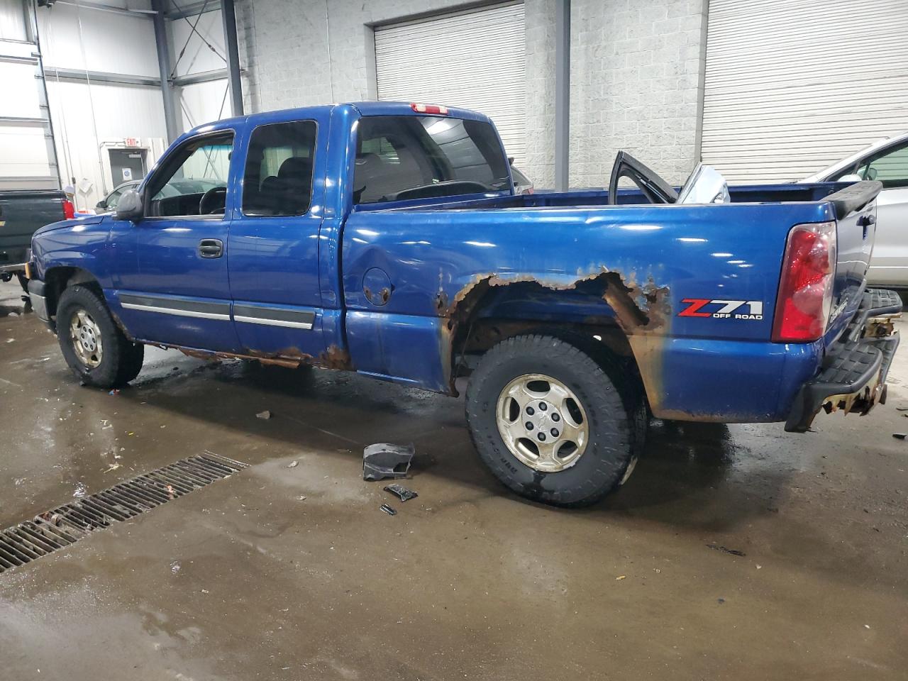 2003 Chevrolet Silverado - Image 2