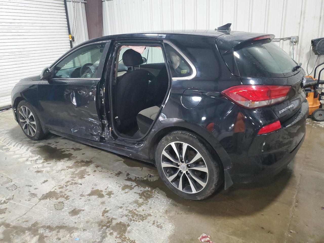 2018 Hyundai Elantra - Image 2