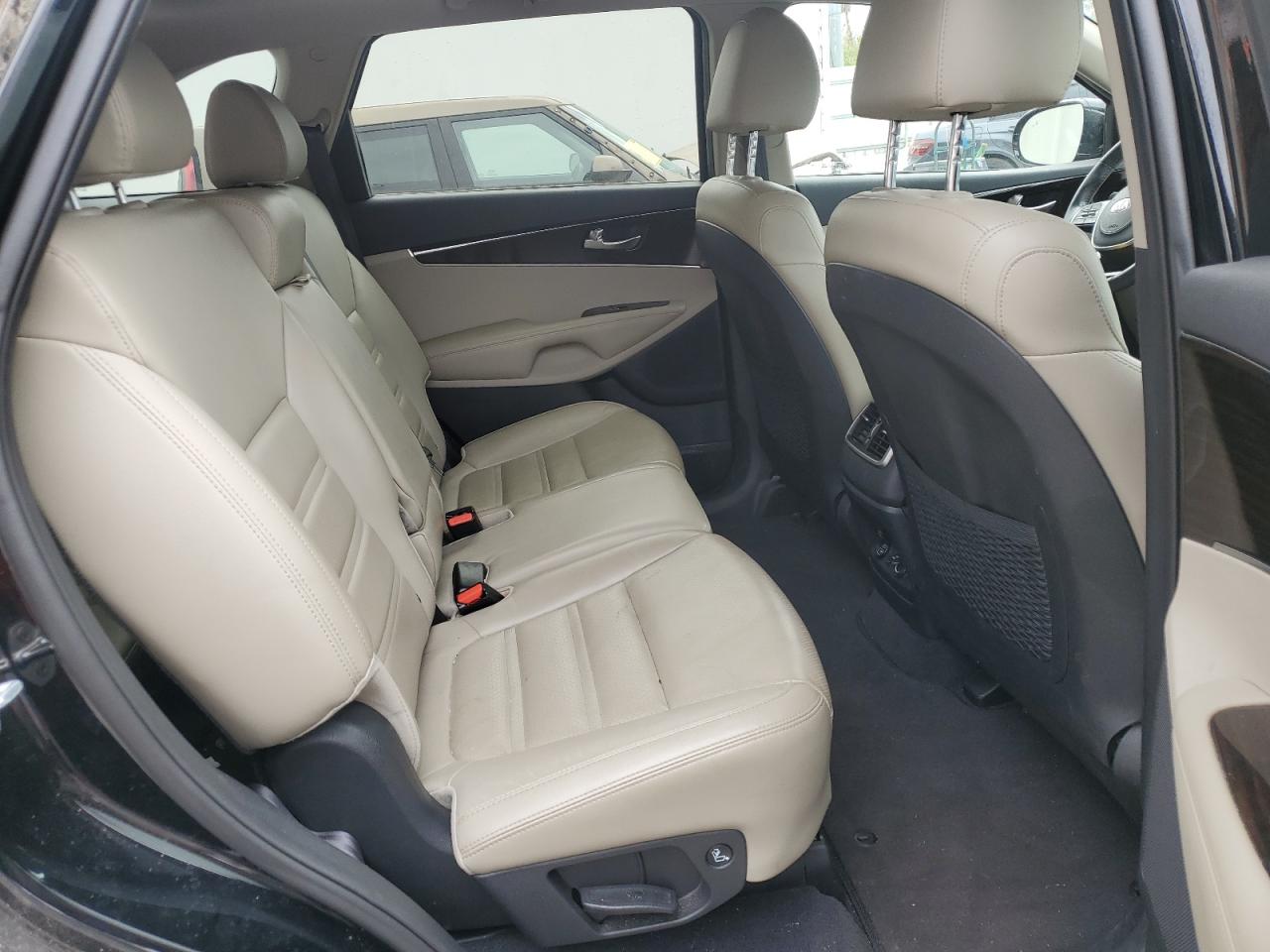 2020 Kia Sorento - Image 11