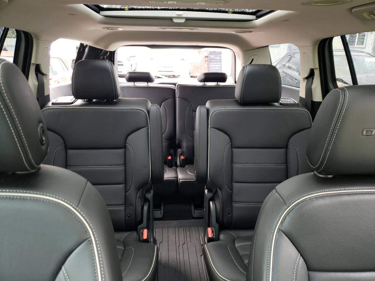 2021 GMC Acadia - Image 10