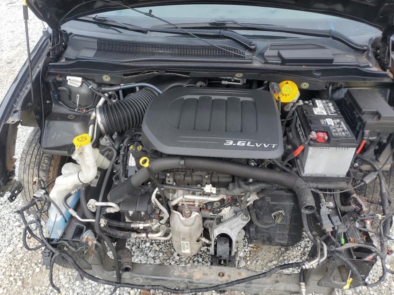 2016 Chrysler Town & Country - Image 12