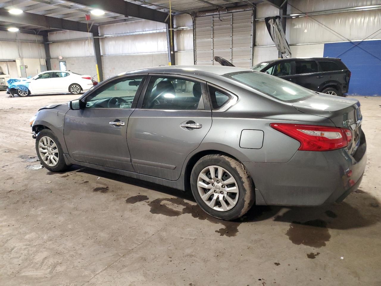 2016 Nissan Altima - Image 2