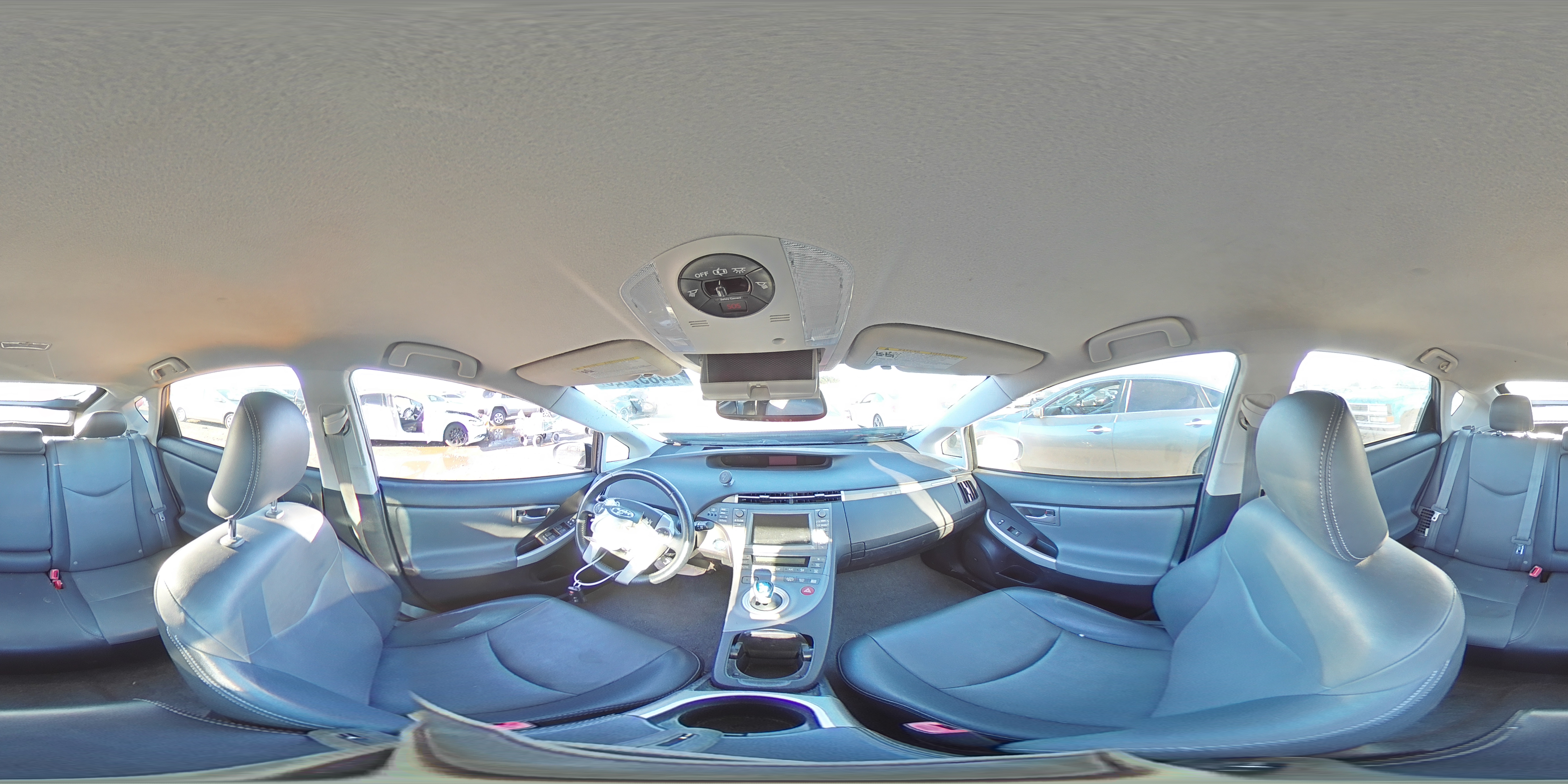 2012 Toyota Prius - Image 13