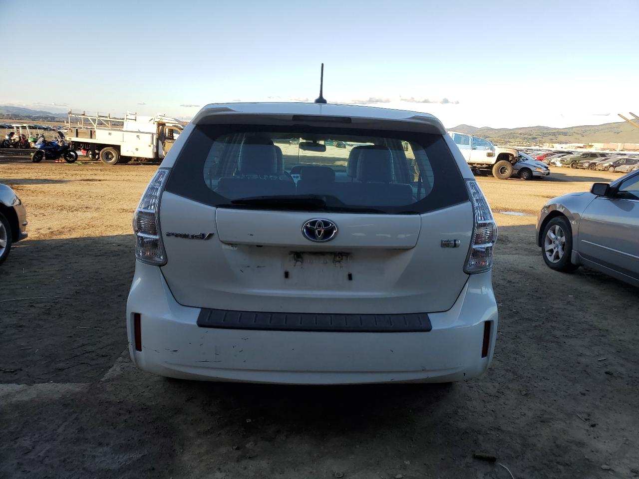 2012 Toyota Prius - Image 6