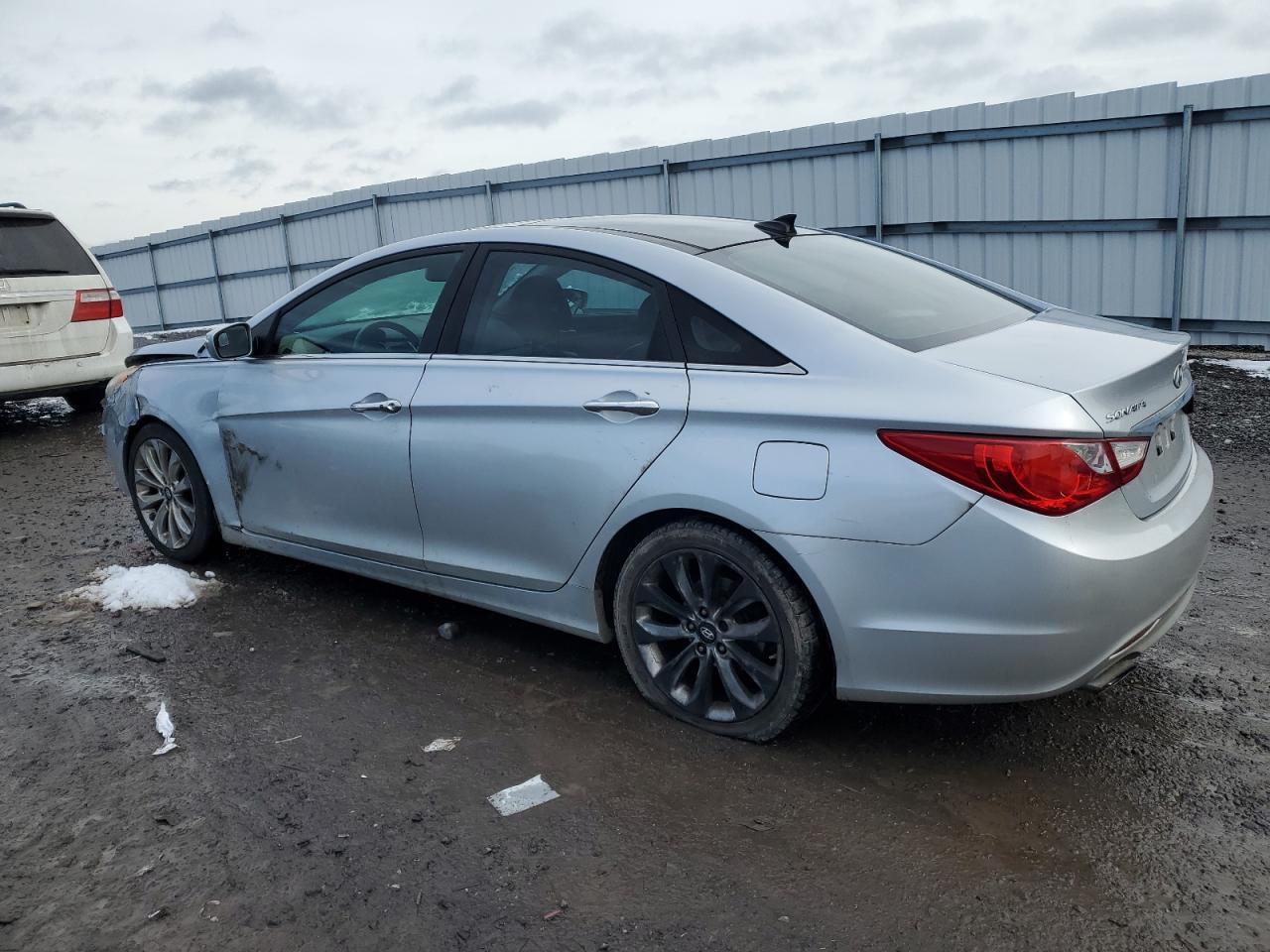 2012 Hyundai Sonata - Image 2