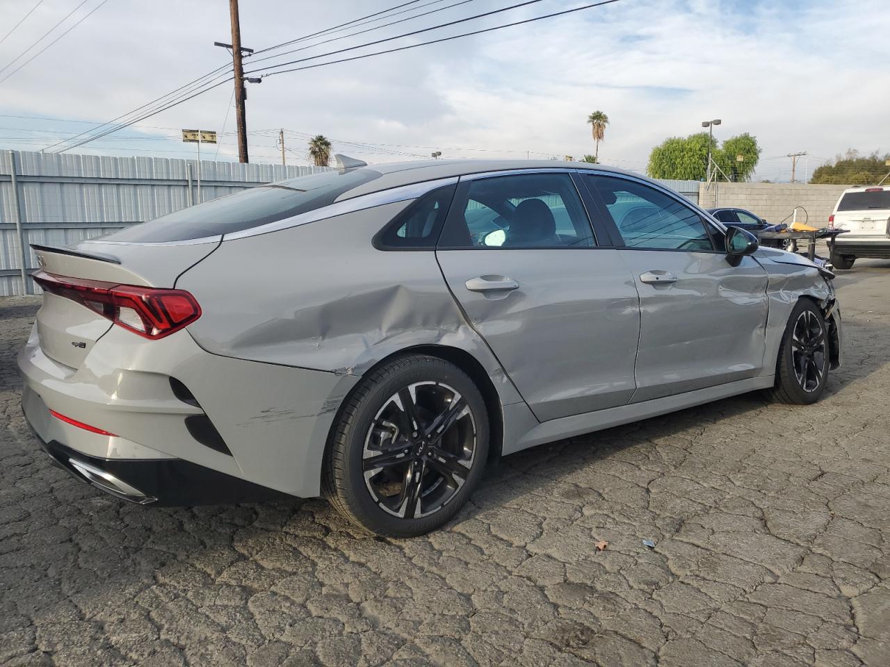 2022 Kia K5 - Image 3