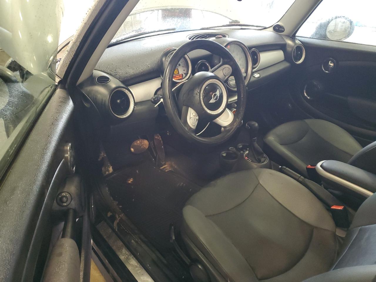2010 MINI Cooper - Image 8