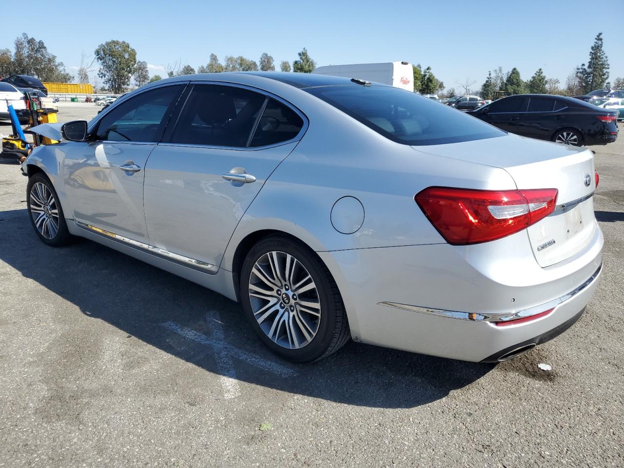 2016 Kia Cadenza - Image 2