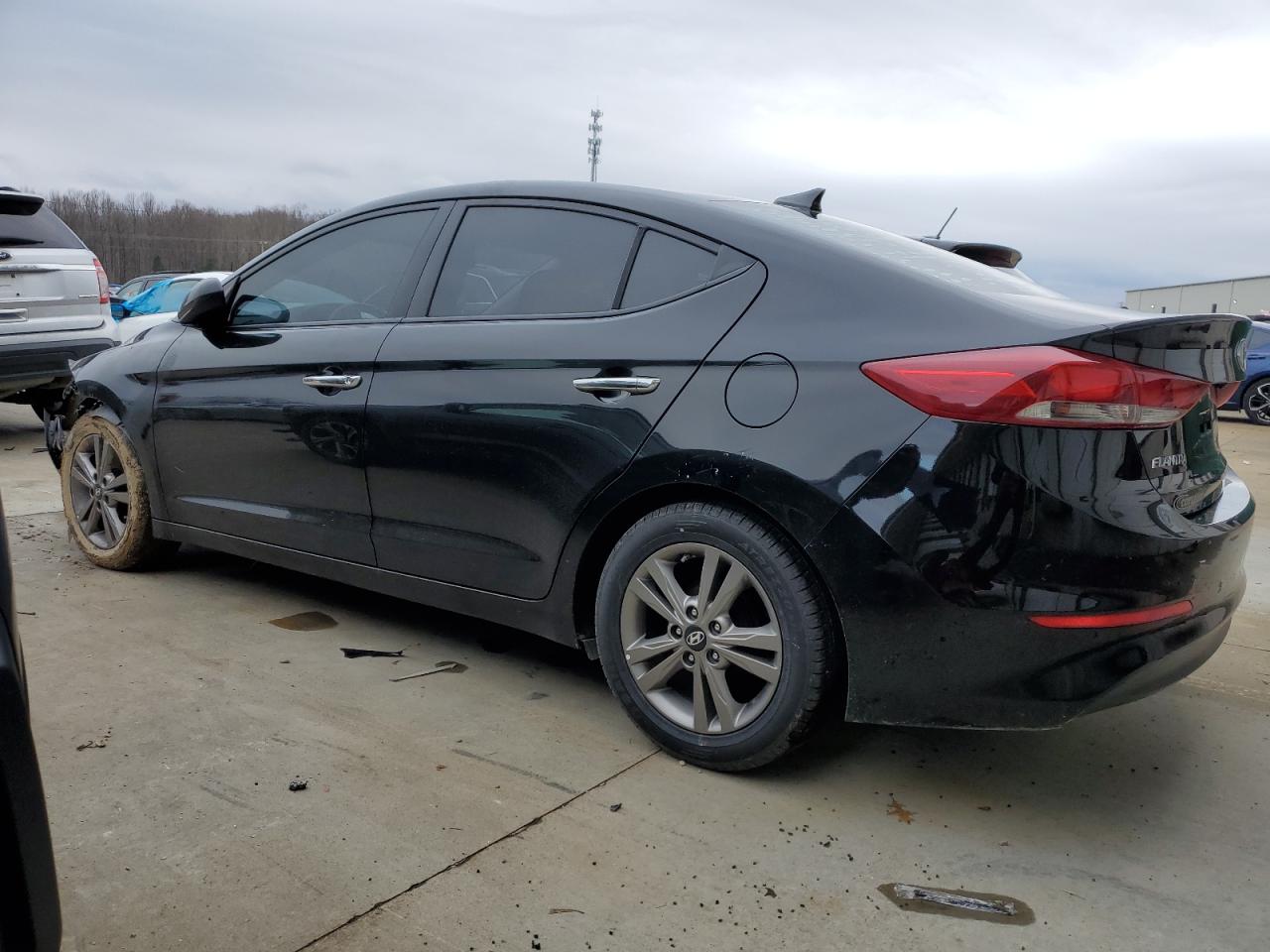 2017 Hyundai Elantra - Image 2