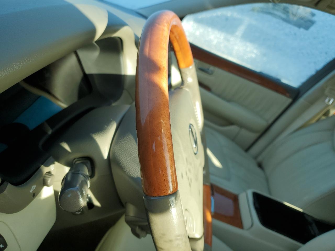 2001 Lexus LS - Image 9