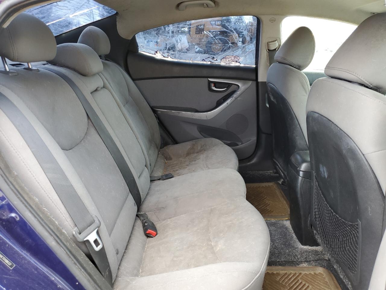 2012 Hyundai Elantra - Image 10