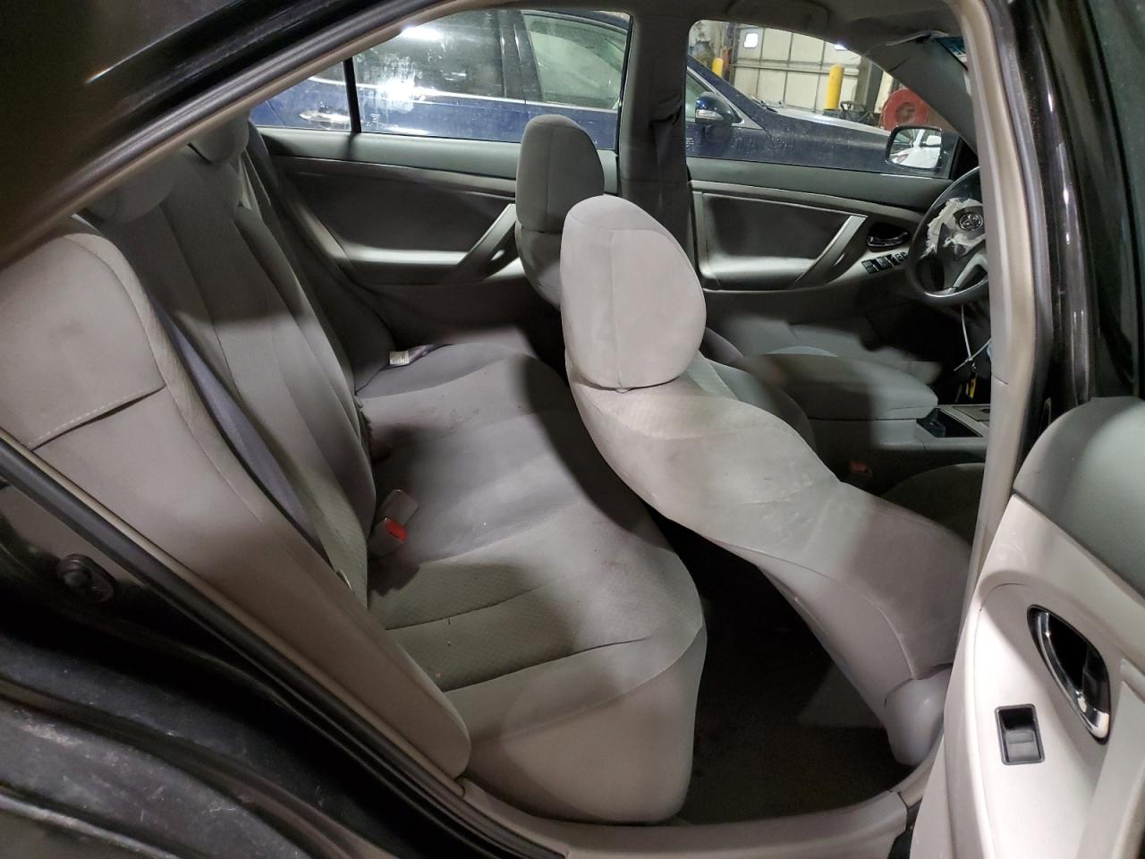 2009 Toyota Camry - Image 11