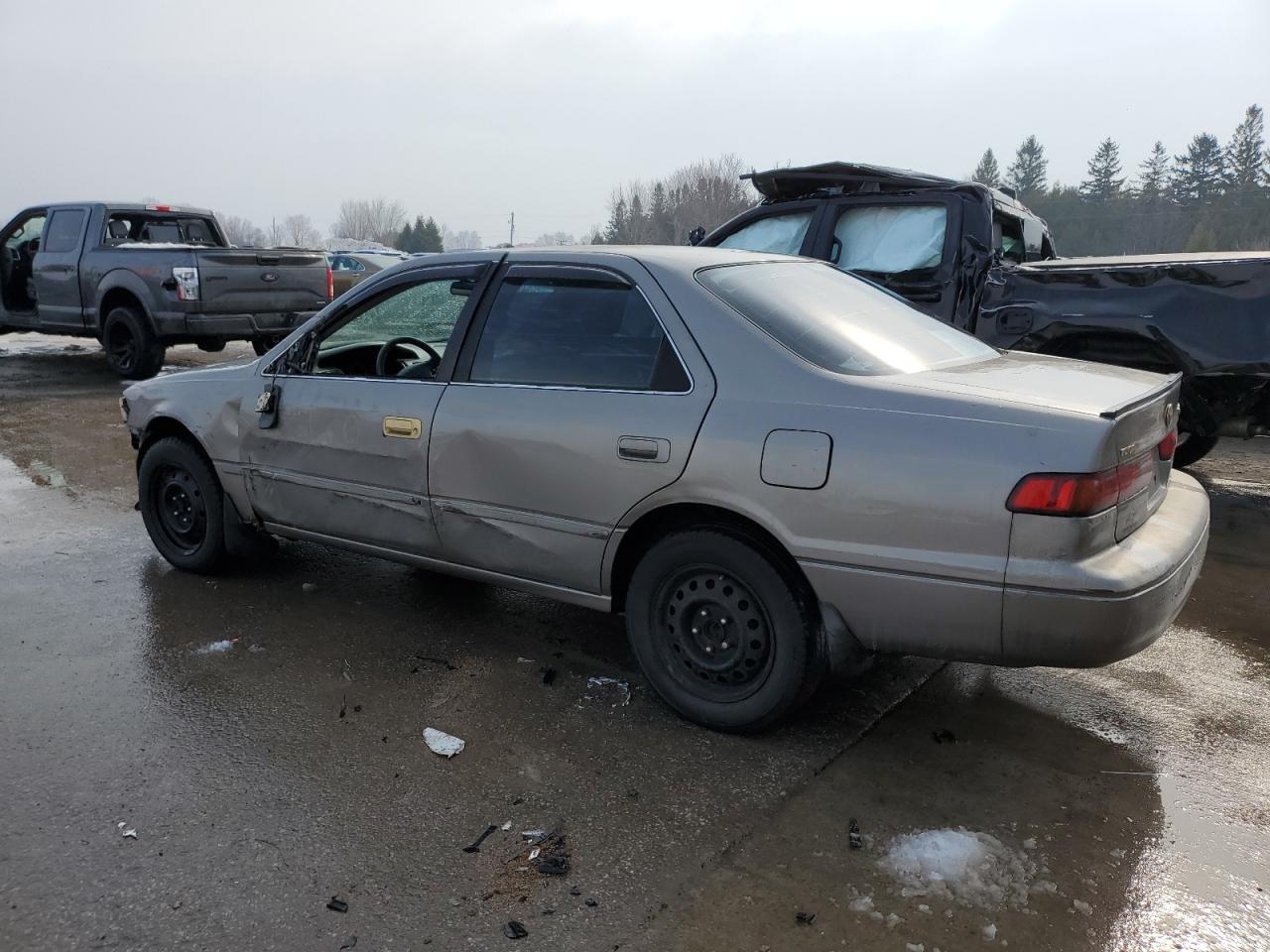 1999 Toyota Camry - Image 2