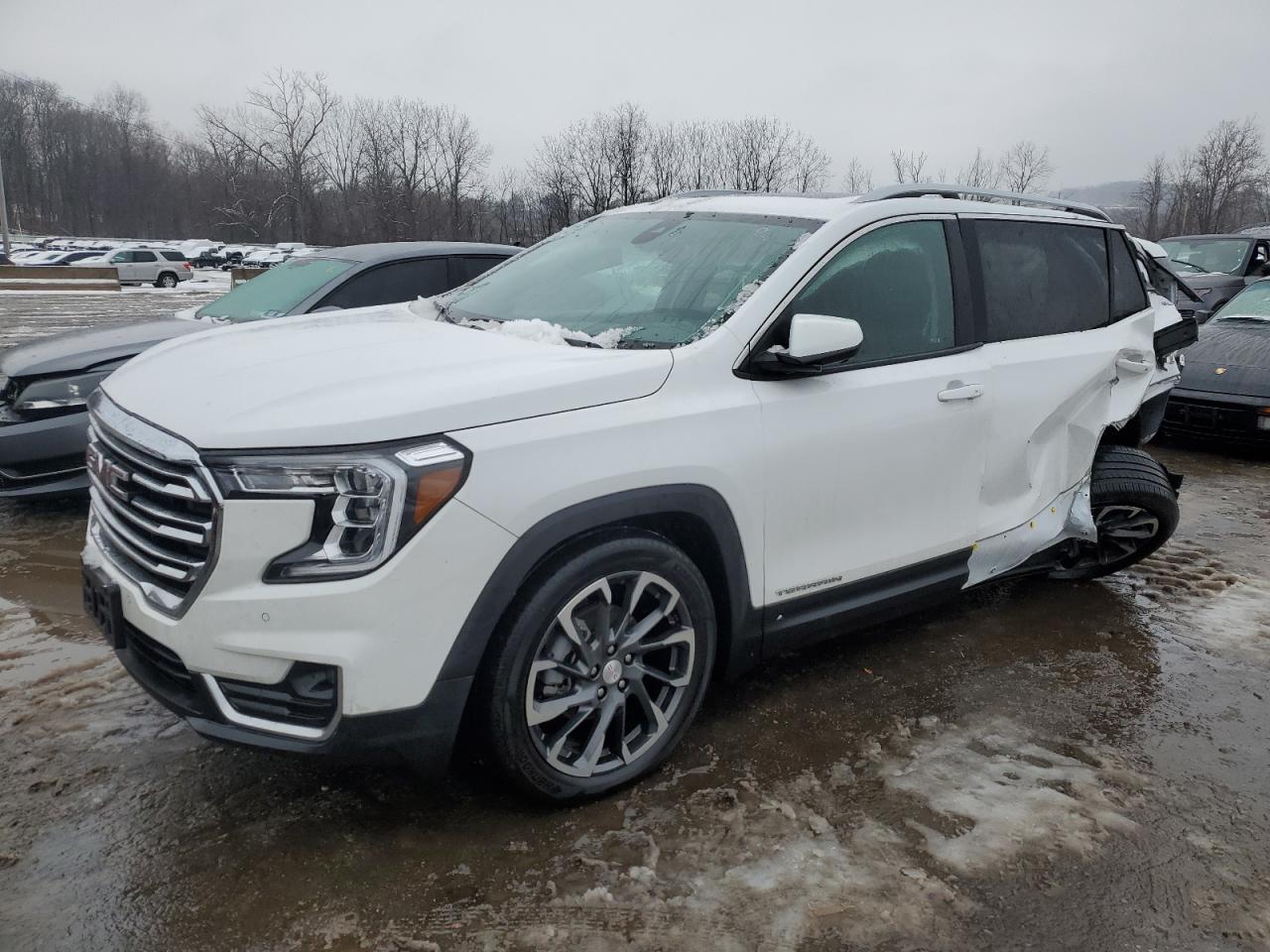 2022 GMC Terrain - Image 1