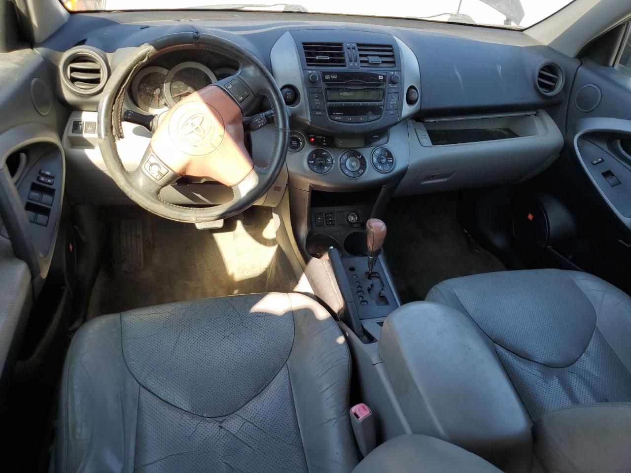 2010 Toyota RAV 4 - Image 8