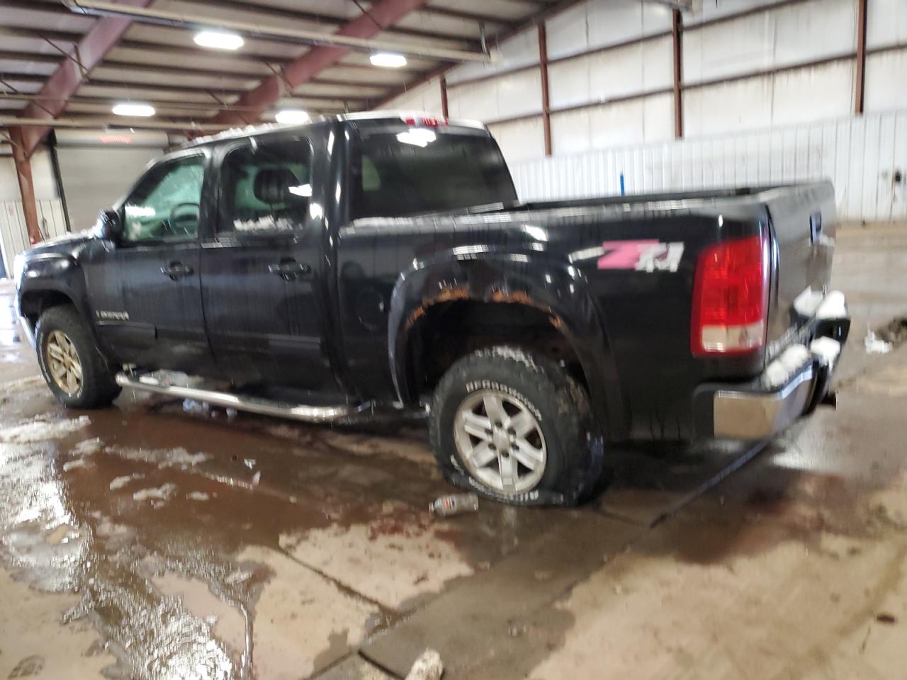 2007 GMC Sierra - Image 2