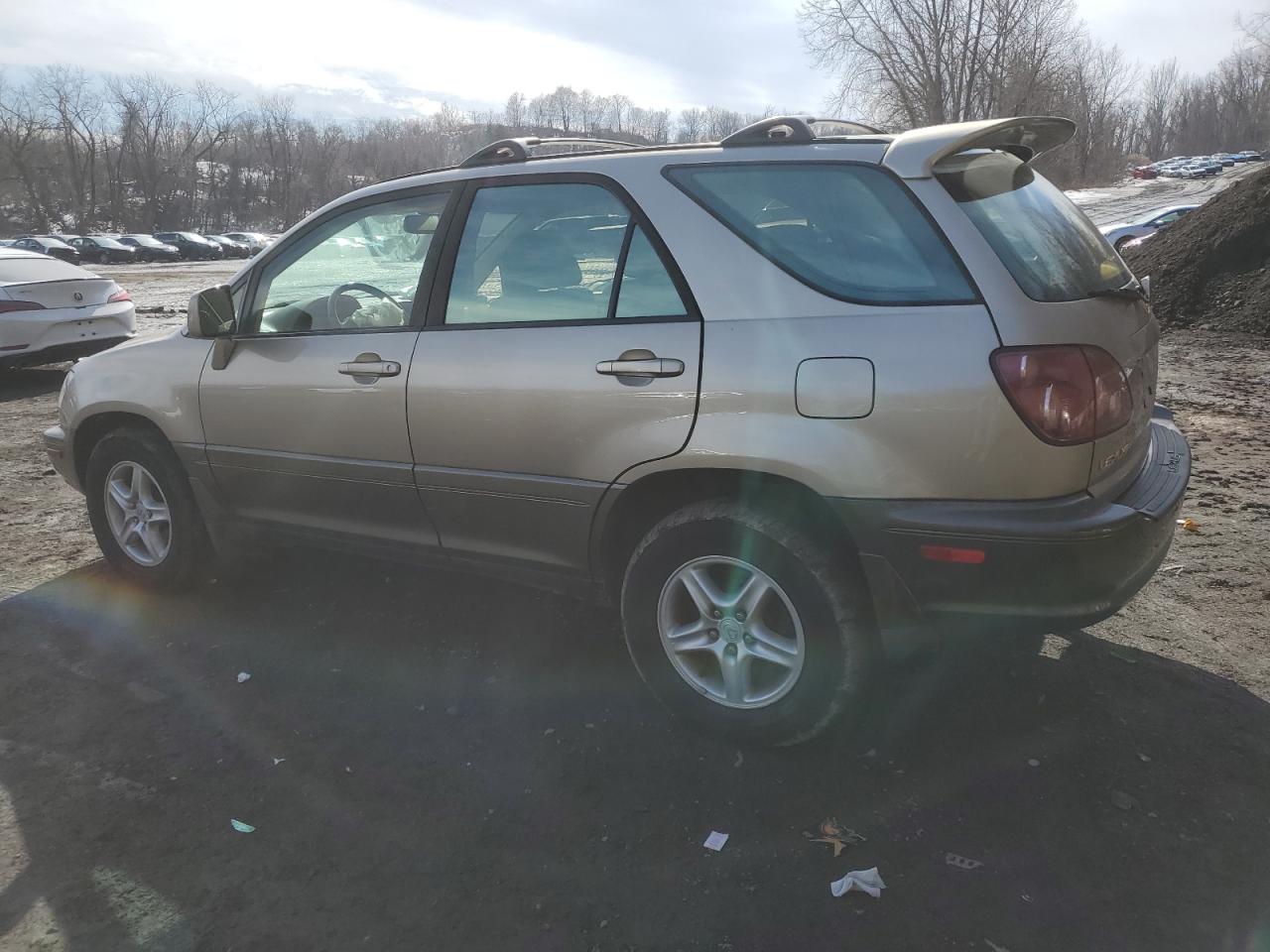 2000 Lexus RX - Image 2