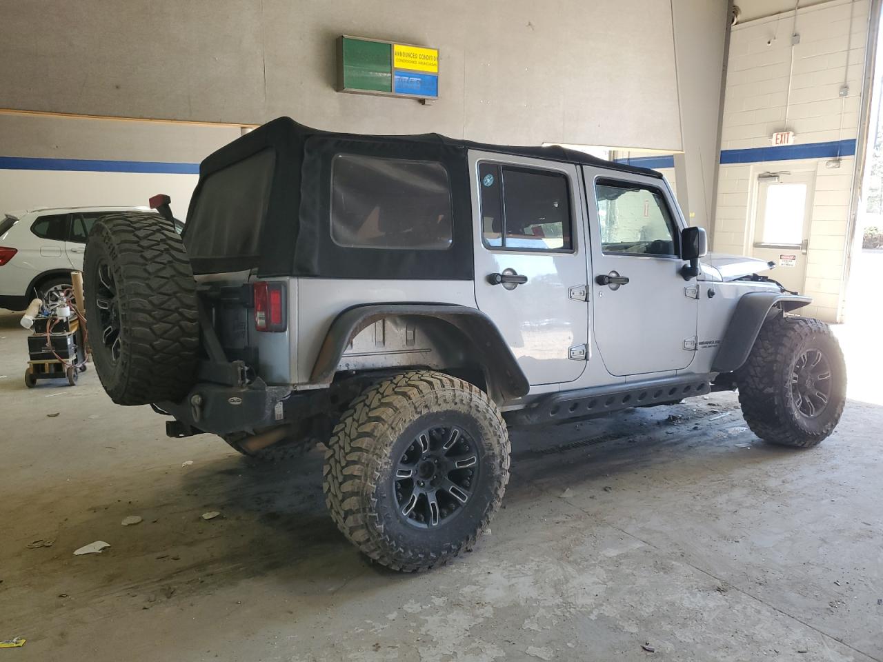 2017 Jeep Wrangler - Image 3