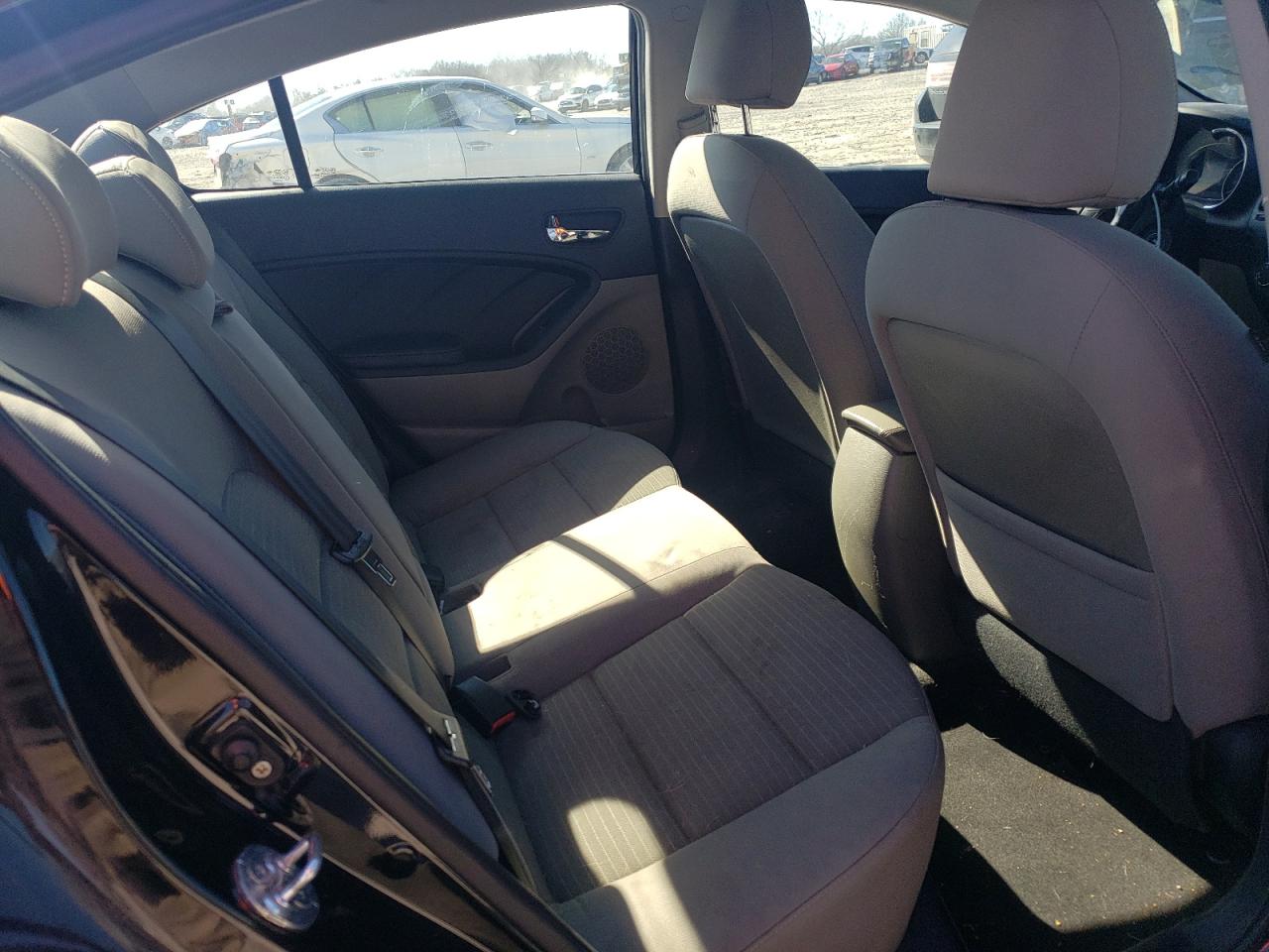 2015 Kia Forte - Image 11