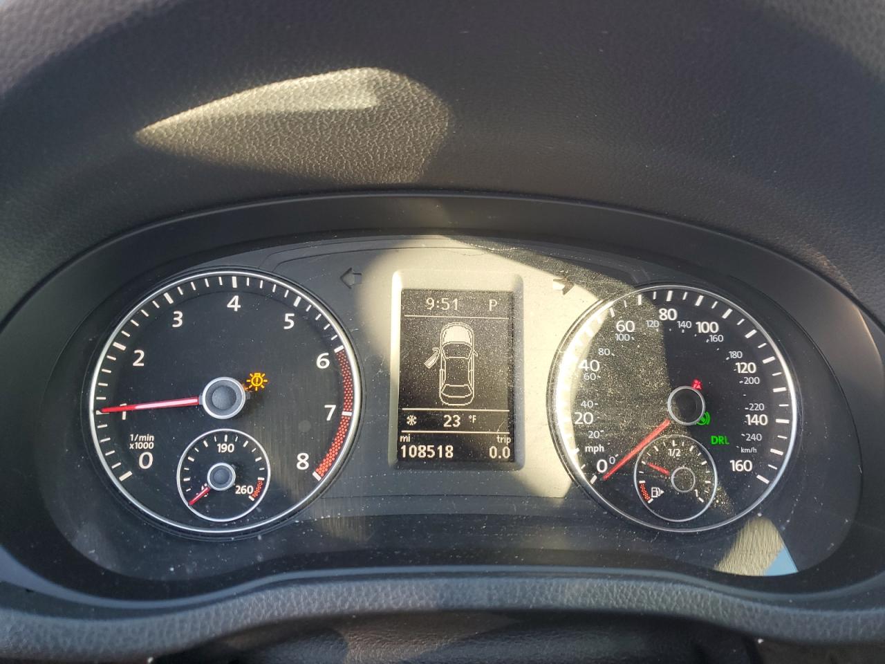 2015 Volkswagen Passat - Image 9
