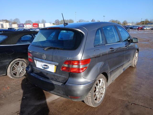 2010 MERCEDES BENZ B200 SPORT