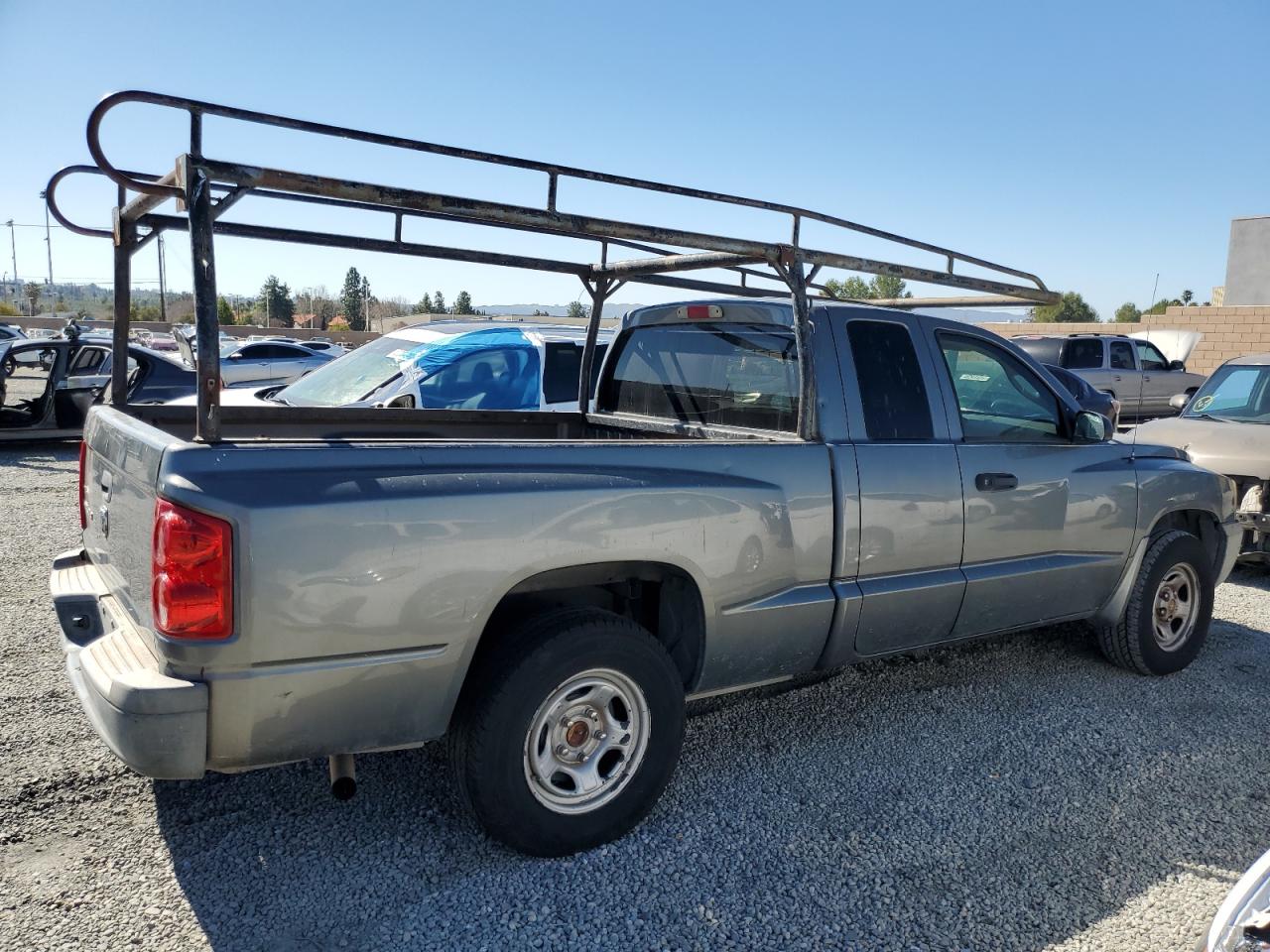 2007 Dodge Dakota - Image 3