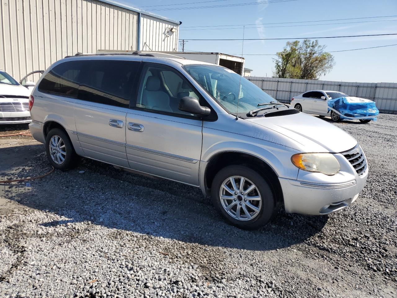 2006 Chrysler Town & Country - Image 4