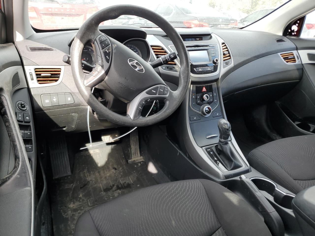 2016 Hyundai Elantra - Image 8