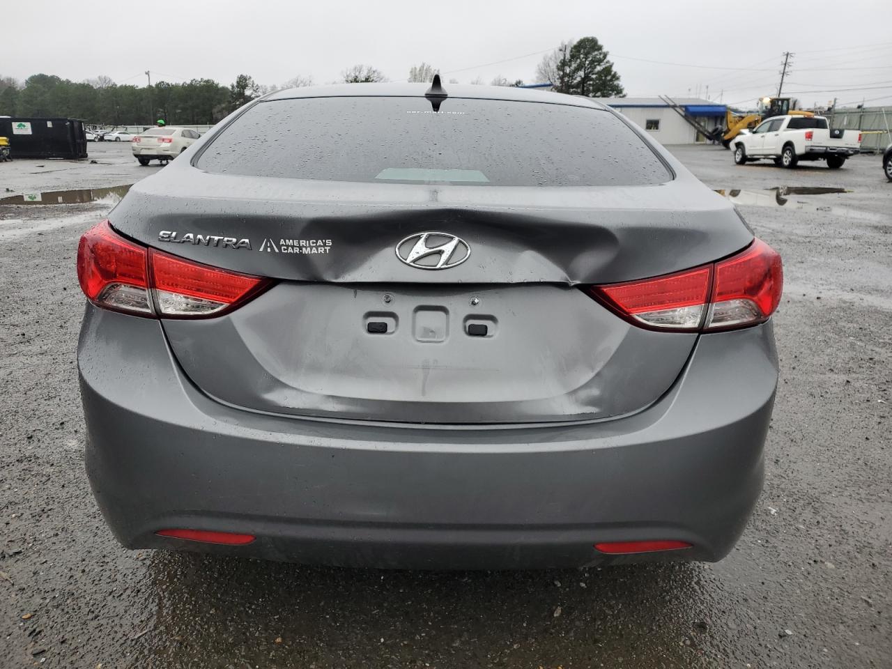 2013 Hyundai Elantra - Image 6