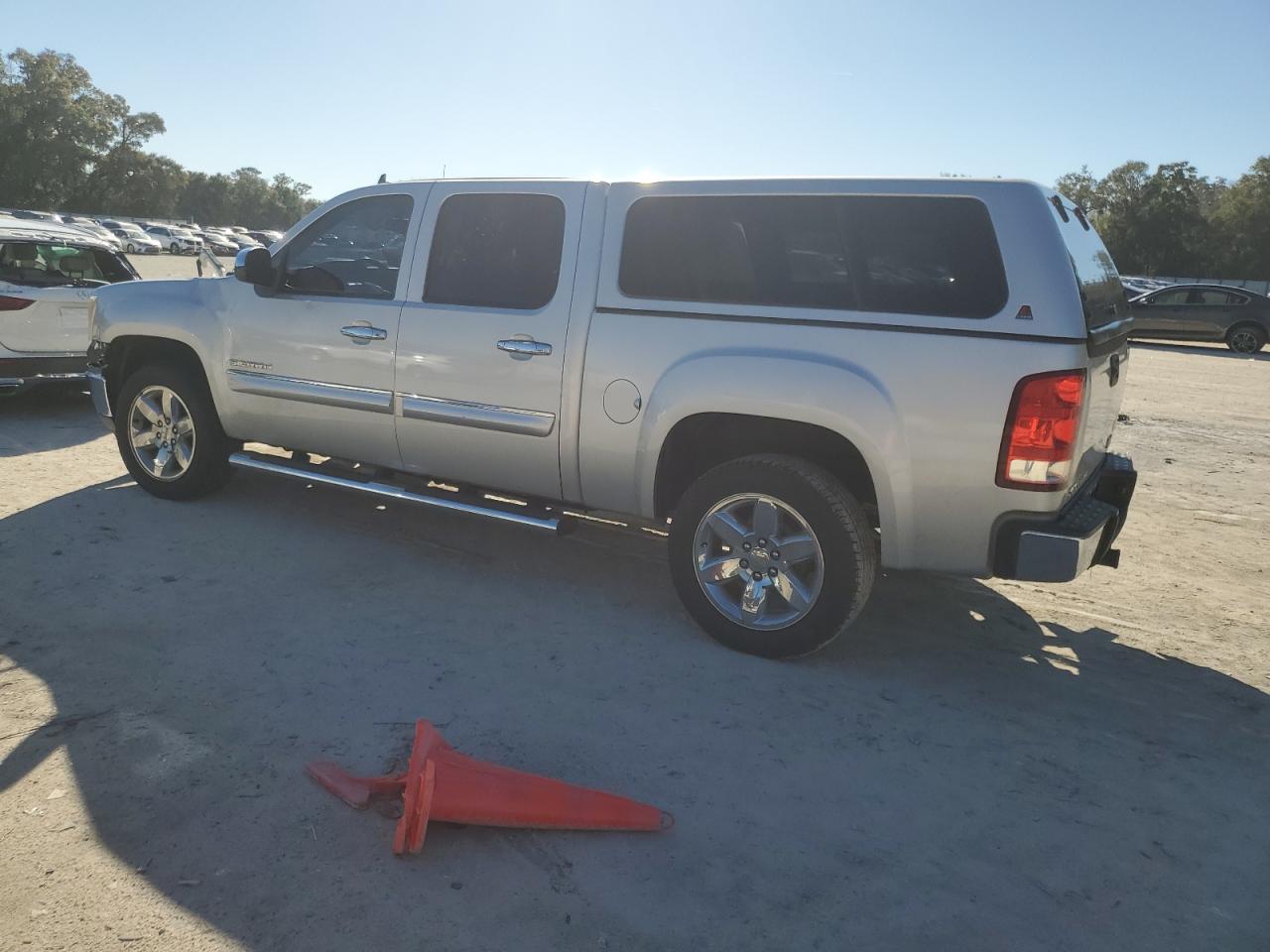 2012 GMC Sierra - Image 2