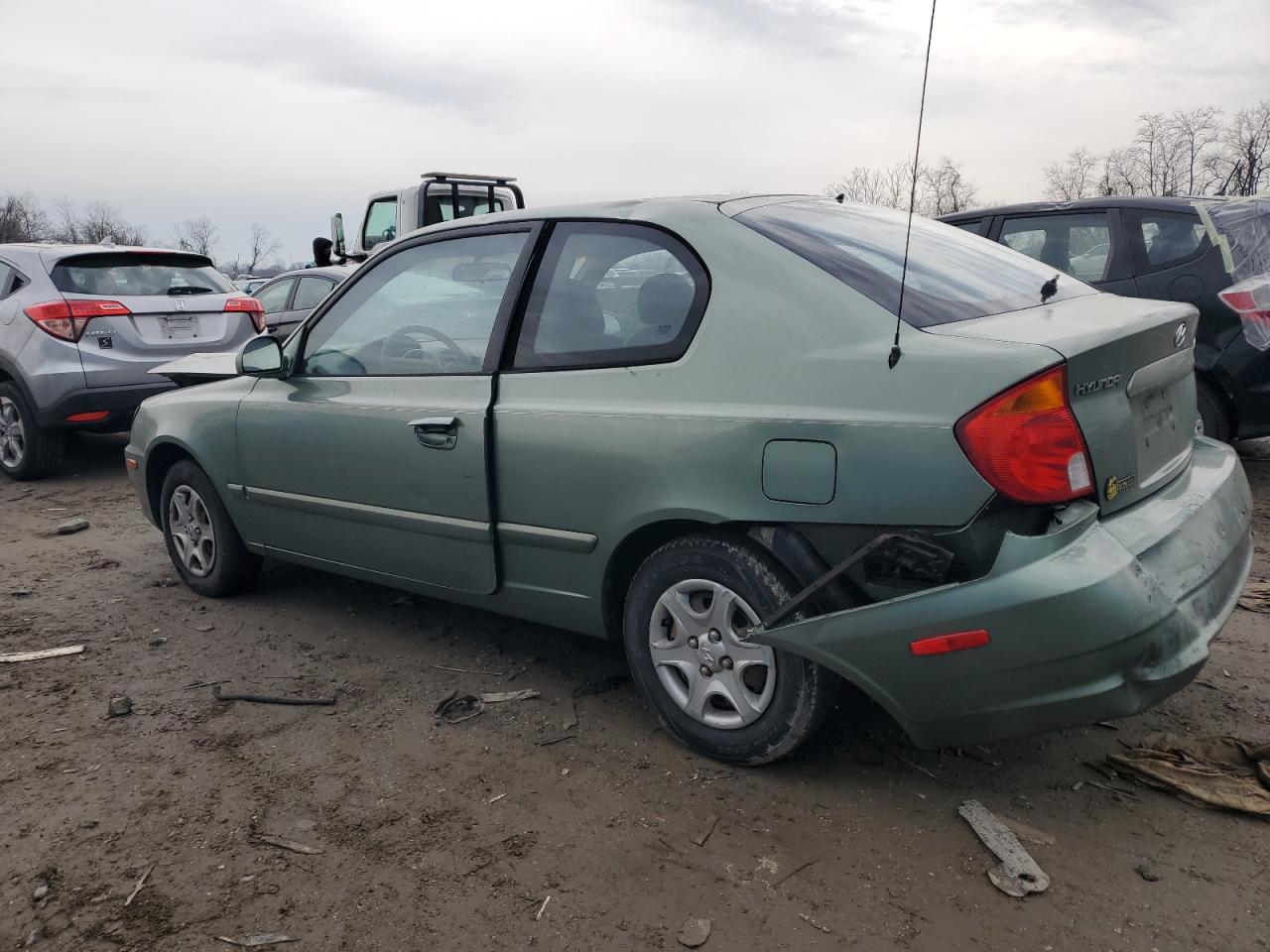 2003 Hyundai Accent - Image 2