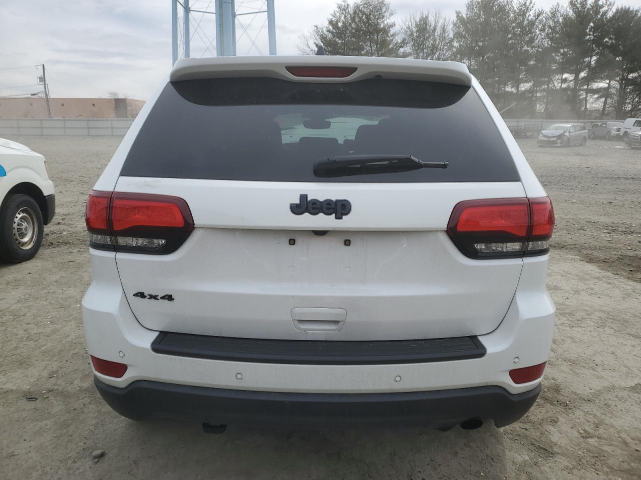 2020 Jeep Grand Cherokee - Image 6