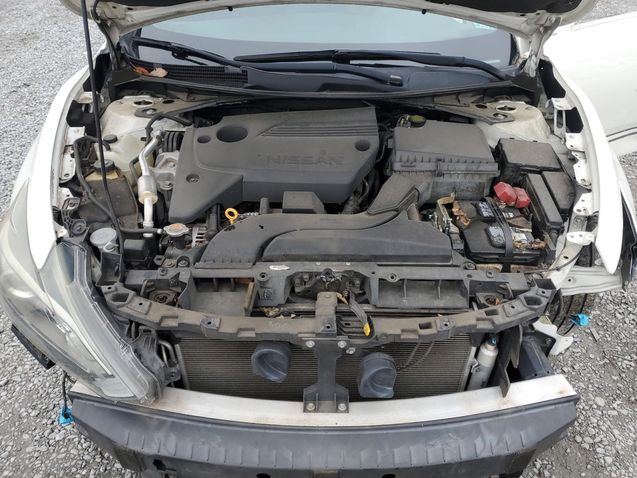 2016 Nissan Altima - Image 13