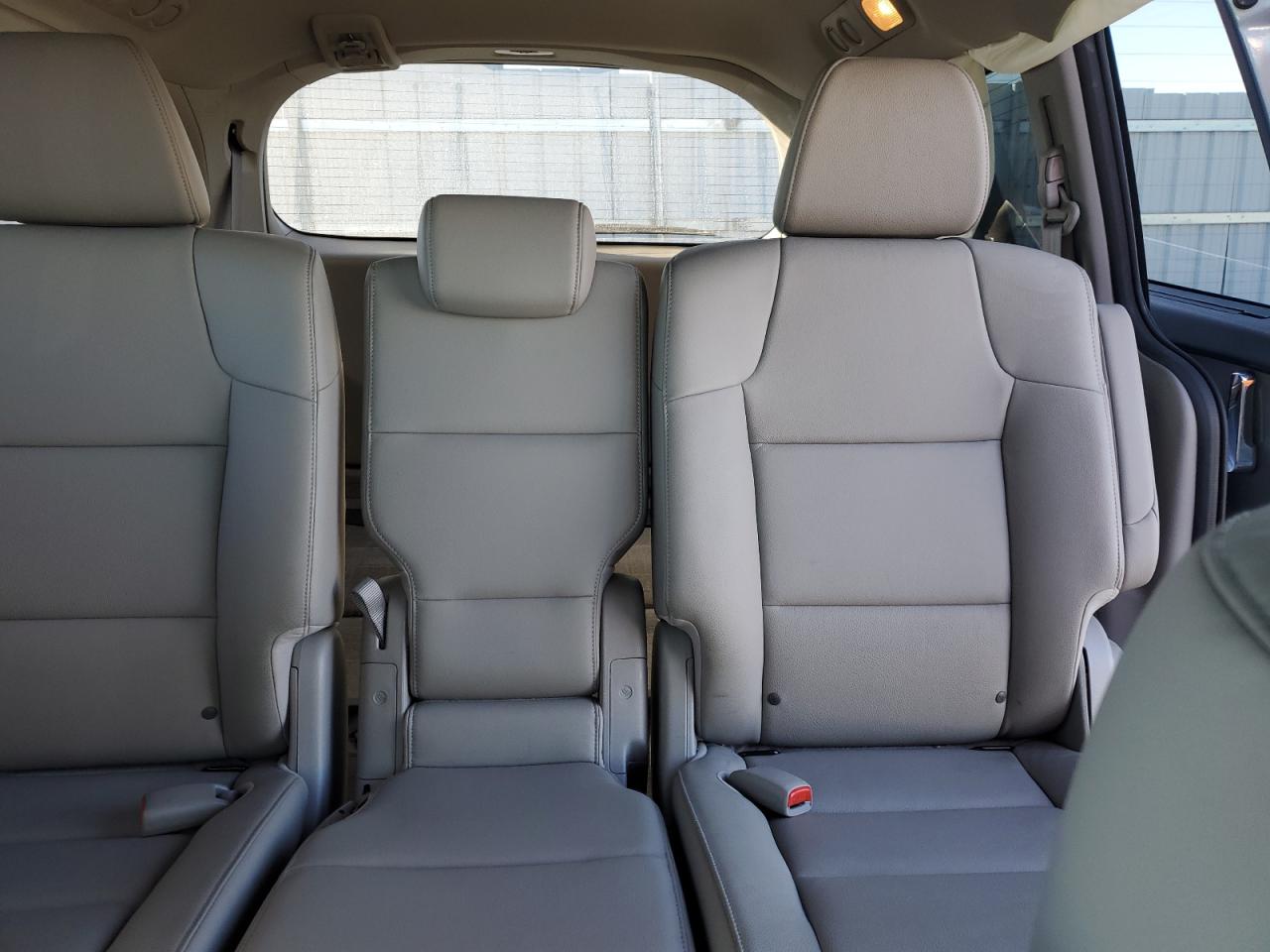 2014 Honda Odyssey - Image 10