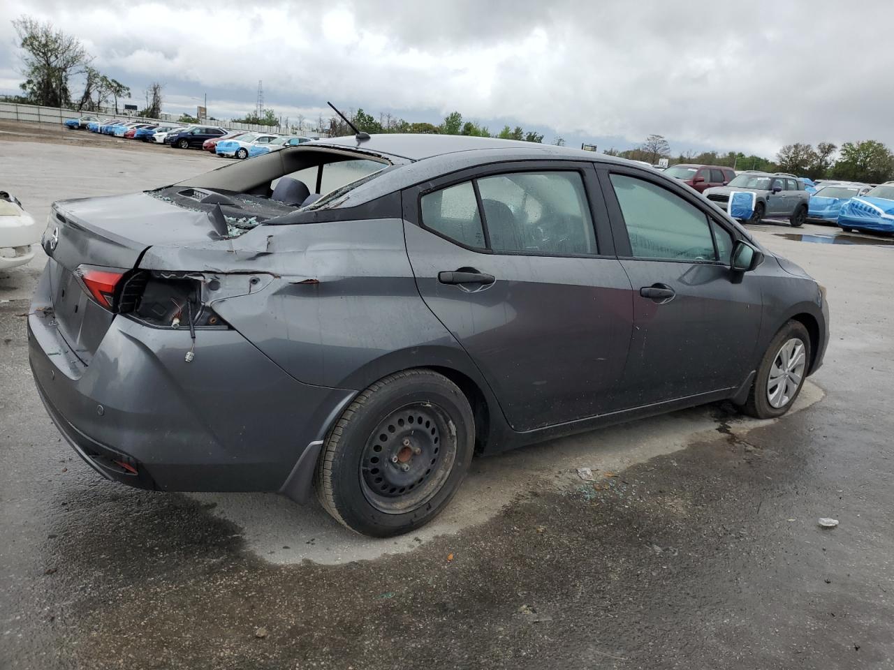 2020 Nissan Versa - Image 3