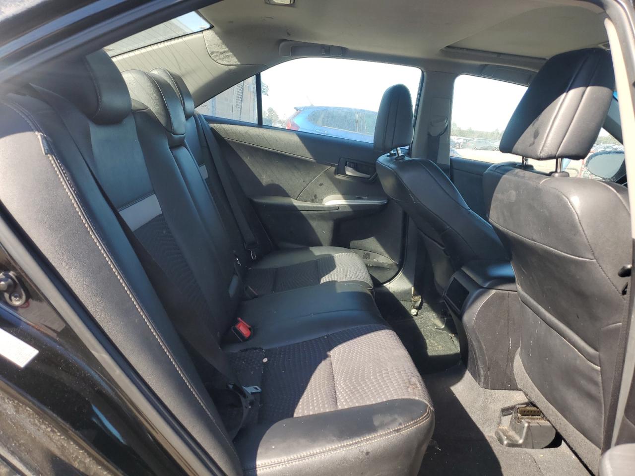 2012 Toyota Camry - Image 10