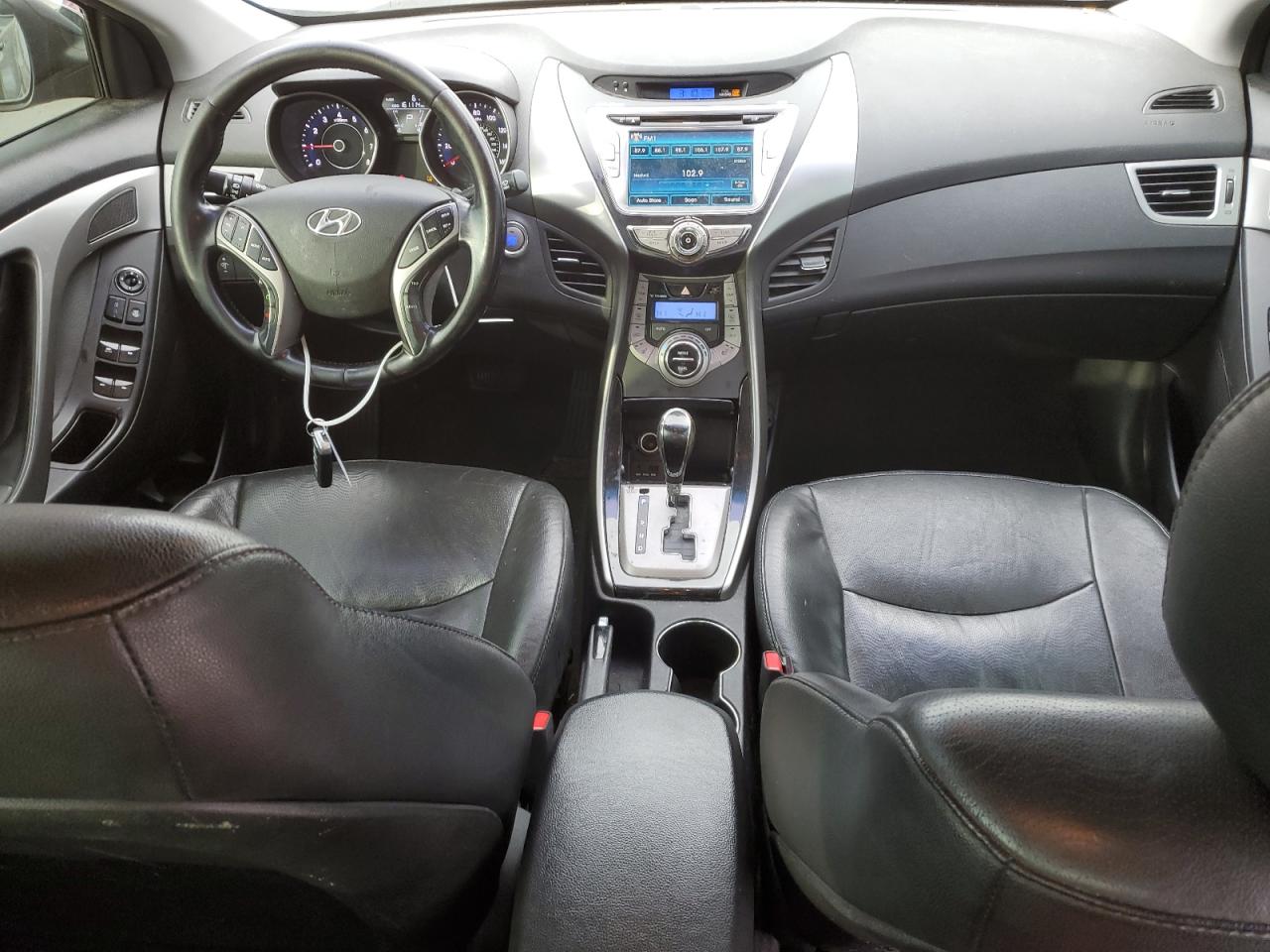 2013 Hyundai Elantra - Image 8