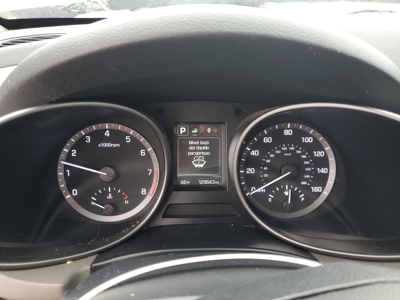 2017 Hyundai Santa Fe - Image 9