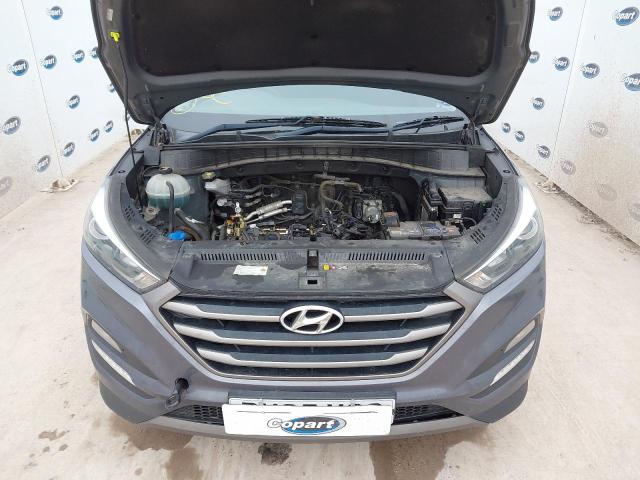 2015 HYUNDAI TUCSON SE