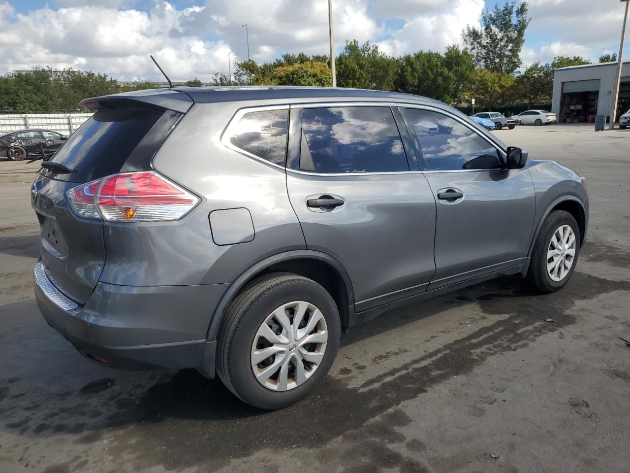 2016 Nissan Rogue - Image 3