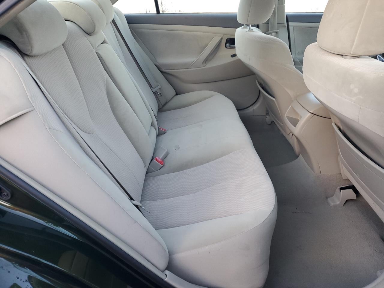 2010 Toyota Camry - Image 10