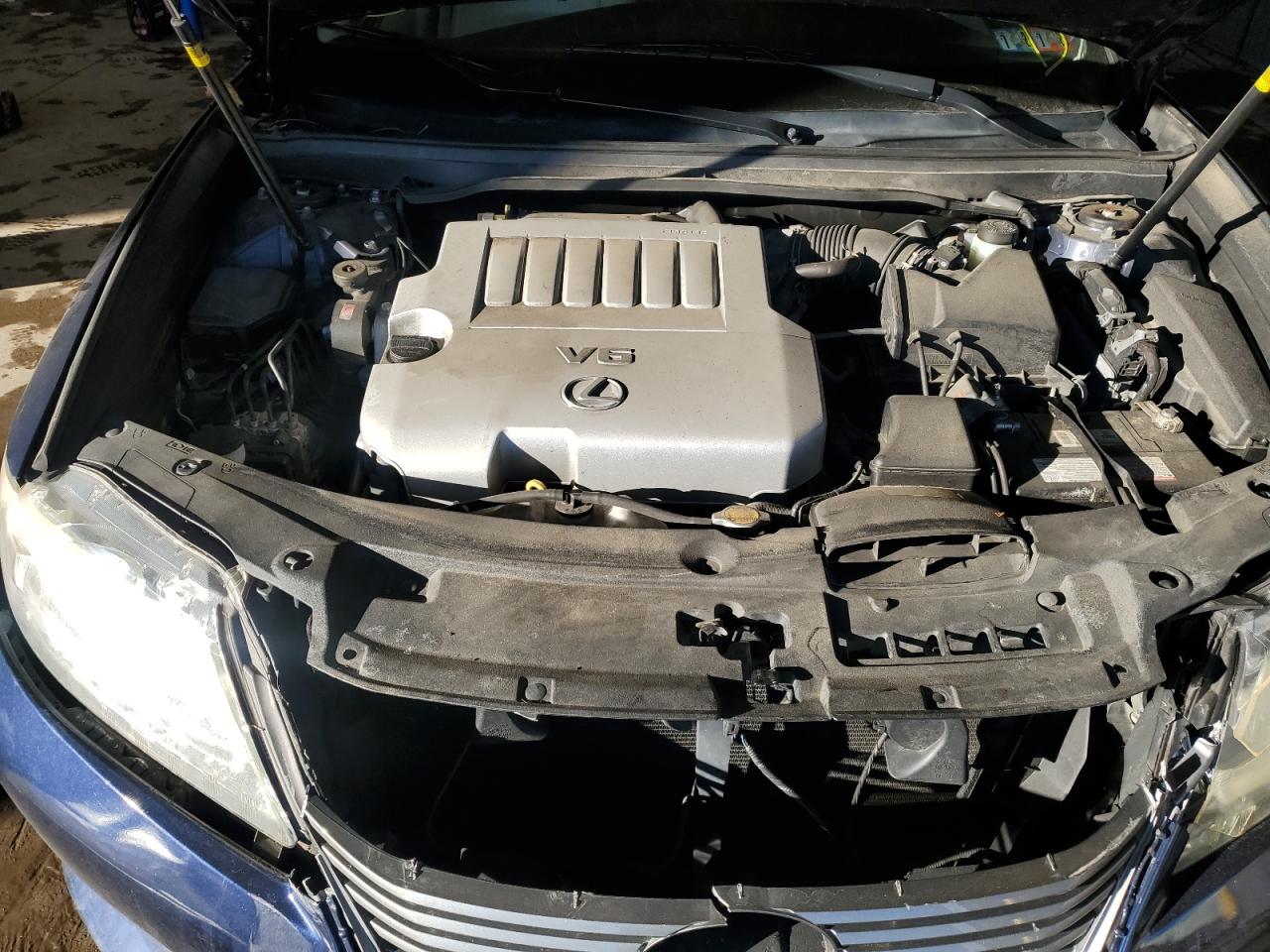 2013 Lexus ES - Image 11
