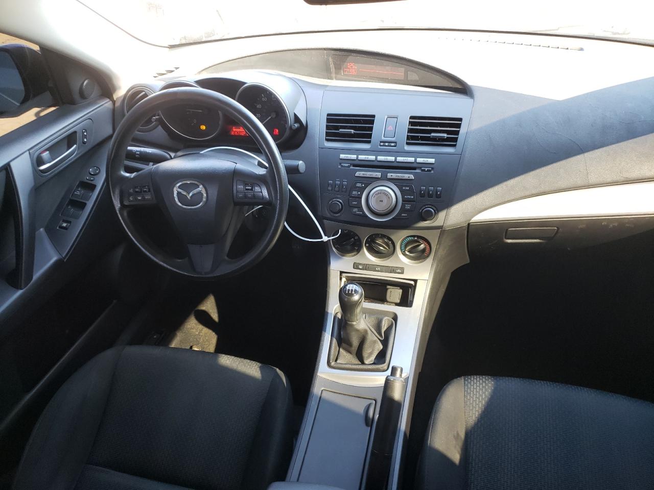 2010 Mazda 3 - Image 8