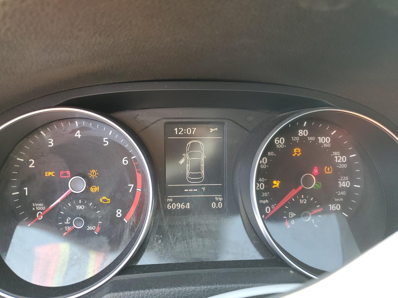 2018 Volkswagen Passat - Image 9