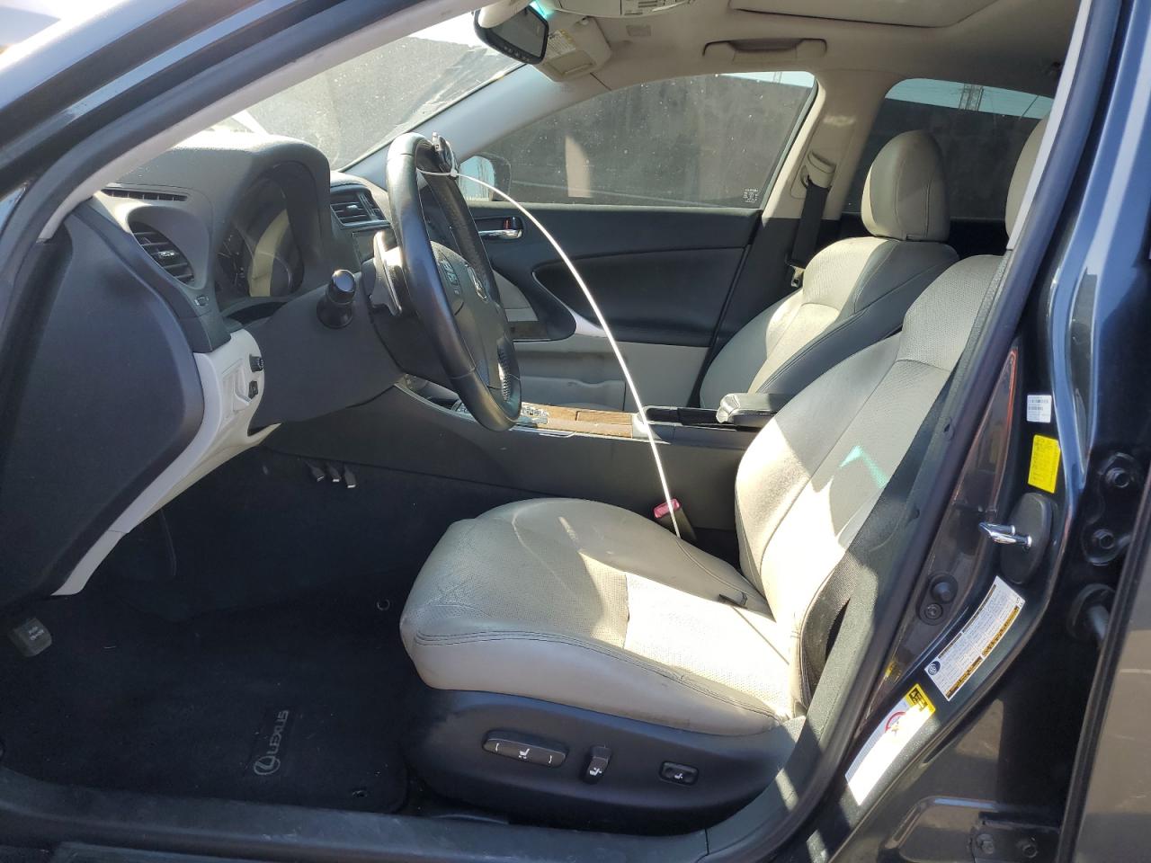 2010 Lexus IS - Image 7