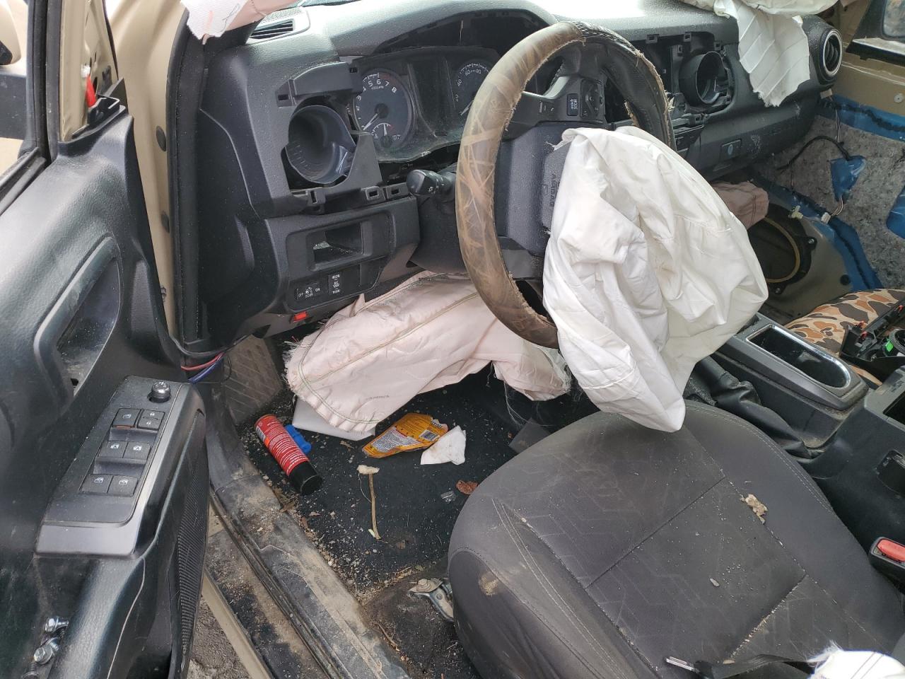 2016 Toyota Tacoma - Image 8